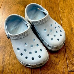 Crocs toddler clogs in Blue Calcite - size 9
